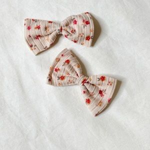 NEW ✨ Floral rib hair bow (medium)